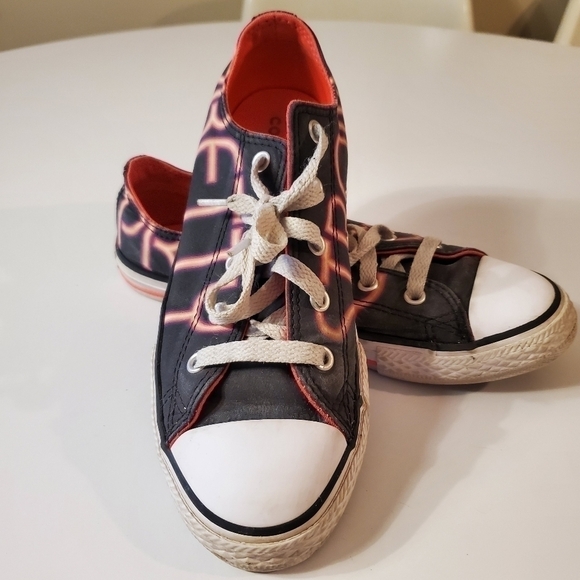 Pretty Strong Girls Converse size 3 - Picture 2 of 9